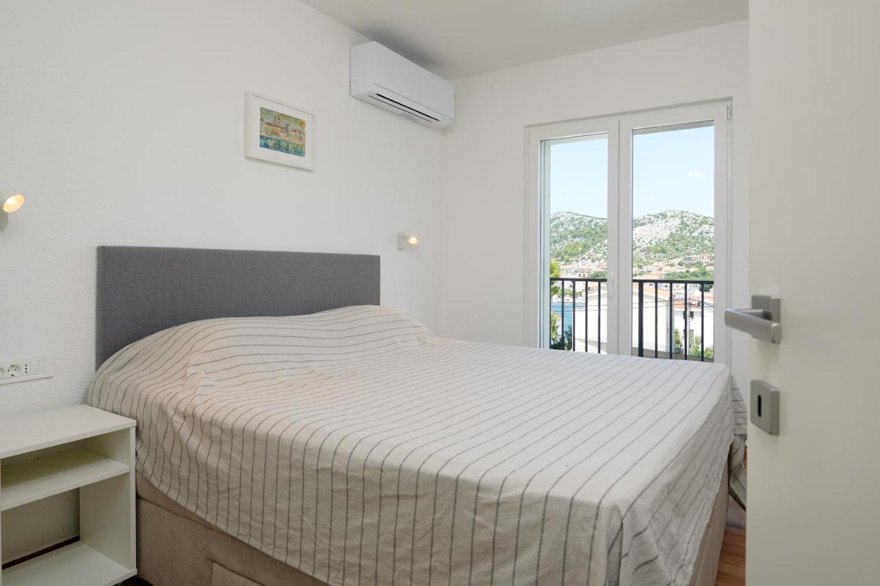 Nela & Sara - 2 Apartments With Heated Swimming Pool Seget Vranjica Dış mekan fotoğraf