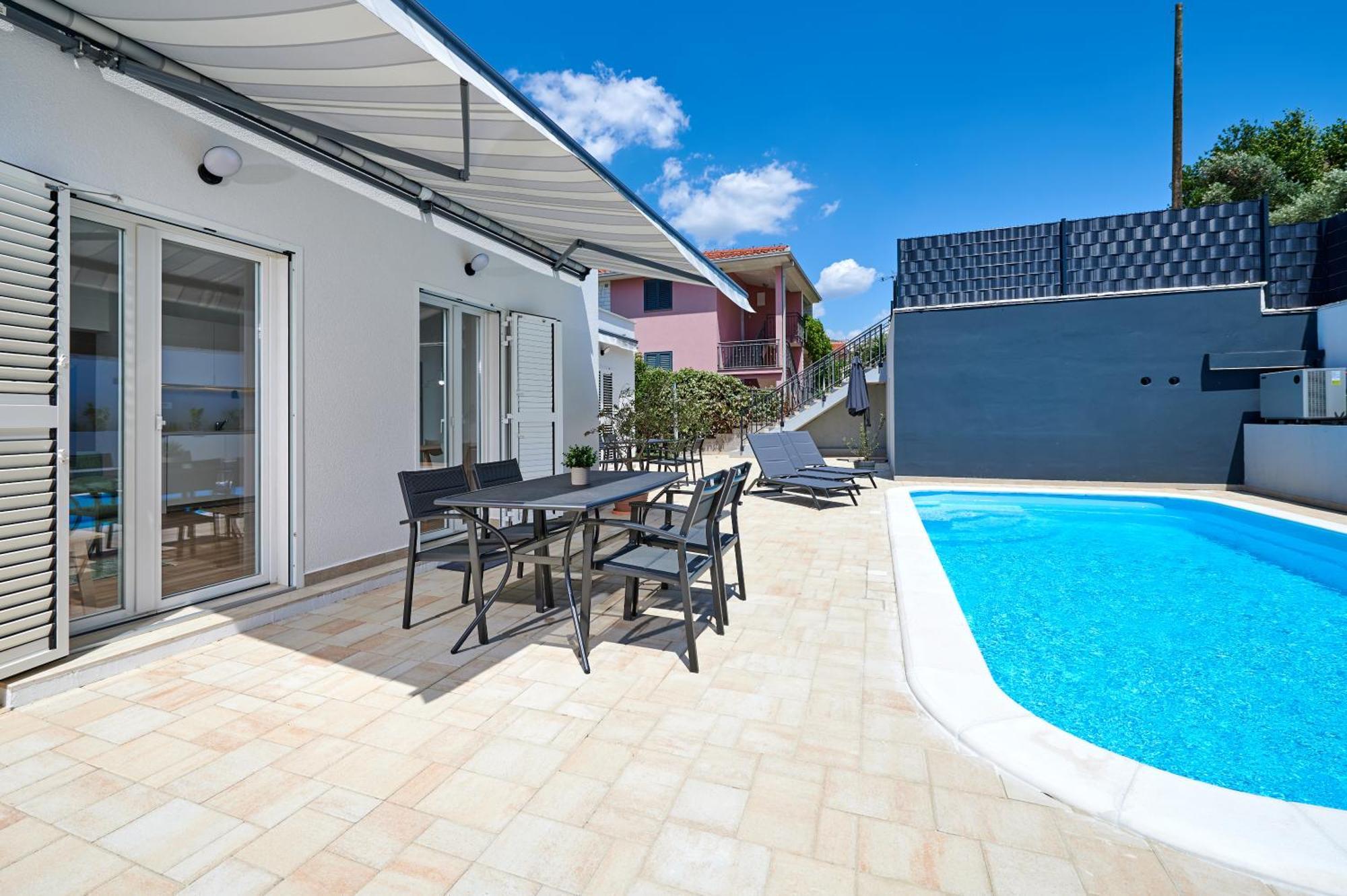 Nela & Sara - 2 Apartments With Heated Swimming Pool Seget Vranjica Dış mekan fotoğraf
